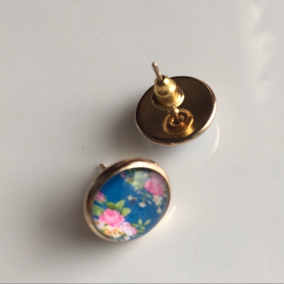 Flirty Rose Floral Studs - Picture 2 of 4